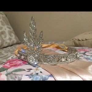 Like new Great gatsby Head piece
